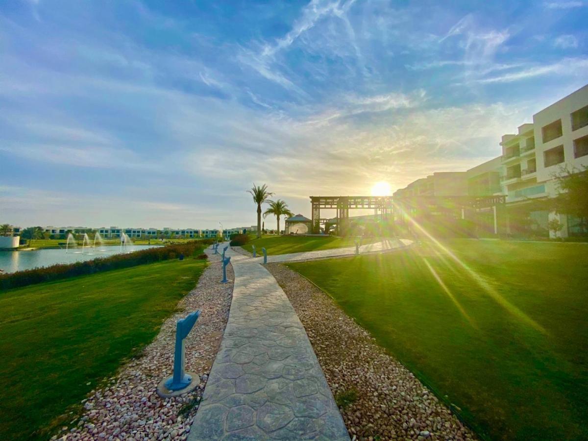 Retaj Salwa Resort&Spa Ad-Dauha Zewnętrze zdjęcie Sunrise at the Al-Shaqra residential complex