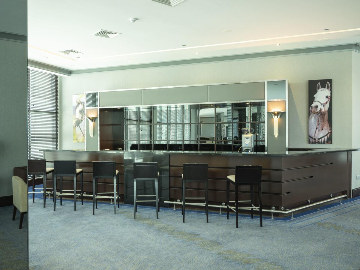 Retaj Salwa Resort&Spa Ad-Dauha Zewnętrze zdjęcie The bar at the 360° Club