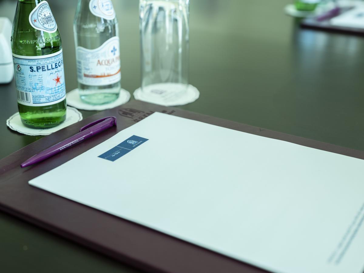 Retaj Salwa Resort&Spa Ad-Dauha Zewnętrze zdjęcie A meeting folder